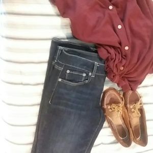 American eagle straight legged dark wash jeans